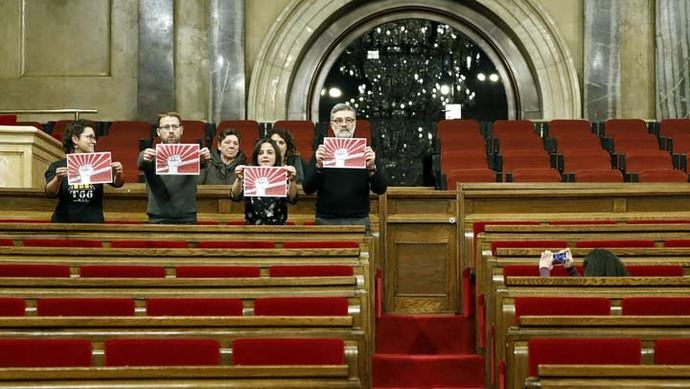 El Gobierno celebra que se aplace la sesión para investir a Puigdemont