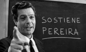 Marcello Mastroiani en una escen adel filme 