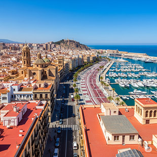 Alicante, ciudad luminosa: historia viva, mar en calma y cultura abierta al mundo
