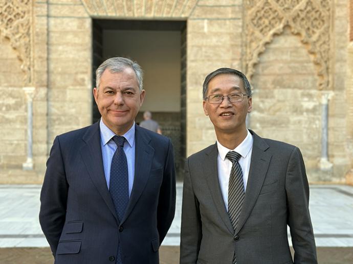 El alcalde de Sevilla recibe al embajador de China en España