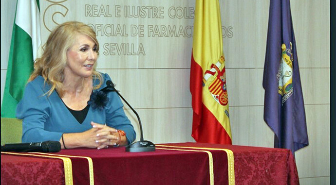 El Colegio de Farmacéuticos de Sevilla inaugura el Foro de la Experiencia con una conferencia magistral de María Fidalgo