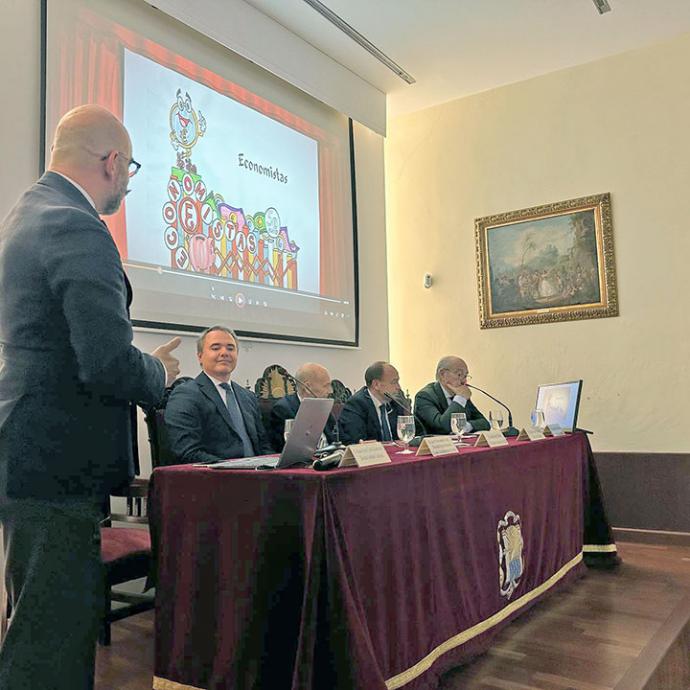 Se han presentado los nuevos diseños de las 16 carroza de la Cabalgata de Reyes Magos en el Ateneo de Sevilla