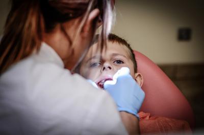 Cómo elegir bien una clínica dental en Sevilla y no equivocarse en el tratamiento
