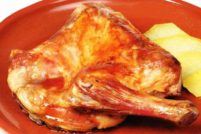 El célebre “Lechazo asado” de Aranda (Foto: Ofic Turismo CyL)