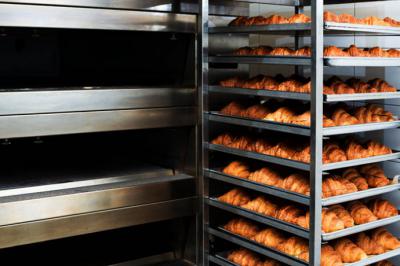 Equipar un obrador profesional requiere maquinaria de panadería eficiente y segura