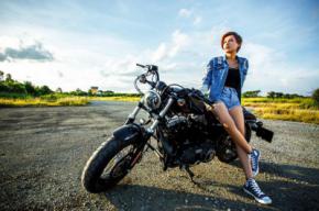 Tenerife sobre dos ruedas: el auge del alquiler de motos como alternativa turística
