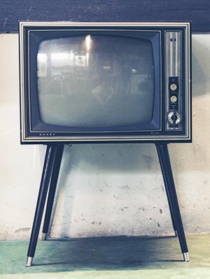 El antiguo televisor que centraba la atención familiar hace décadas...(crédito foto: pixabay.com – imagen de referencia