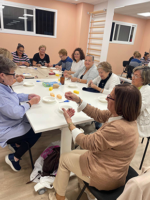 Fundación Juan Cruzado pone en marcha “Mayores Conectados por Navidad’, una iniciativa gratuita para combatir la soledad no deseada en Málaga