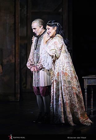 El Glamour Entra En El Teatro Real Con “Adriana Lecouvreur”