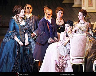 El Glamour Entra En El Teatro Real Con “Adriana Lecouvreur”