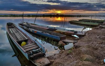 Barcas en el río