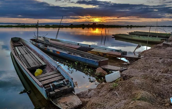 Barcas en el río