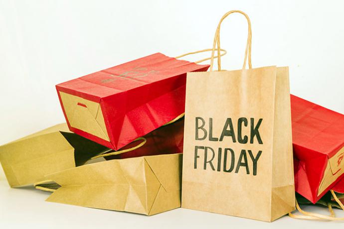 Los españoles nos gastaremos una media de 227 euros en el Black Friday este año