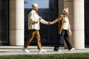 Cómo los mayores deben introducir el caminar en su rutina diaria