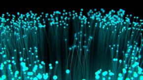 ¿Qué es y cómo funciona la fibra óptica?