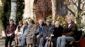 El Gobierno recurre a un crédito de 6.000 millones para pagar las extra de las pensiones