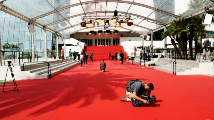 Fotograma de la película Le Goût du Tapis Rouge