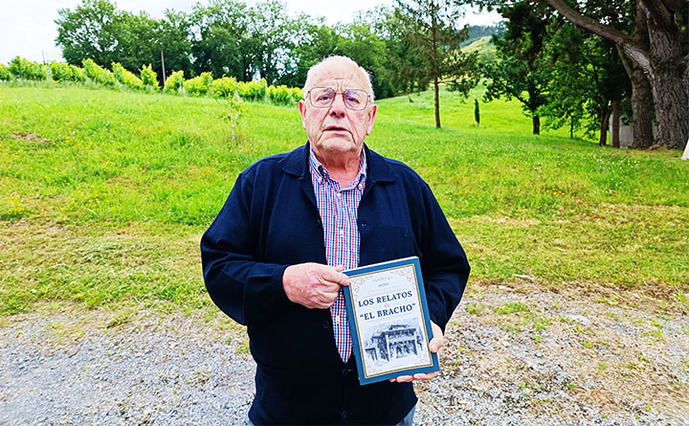 Luis Vega prolifico tertuliano del libro Los Relatos de El Bracho