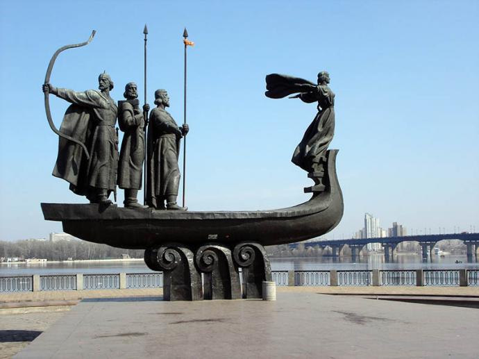 Monumento a los fundadores en KIev