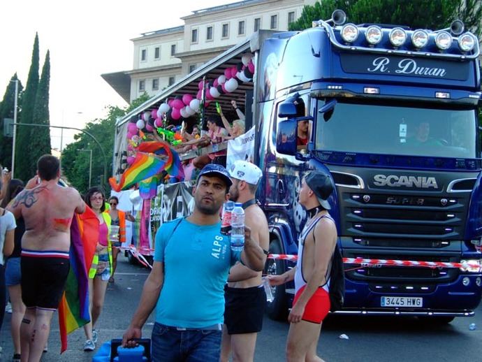 El Orgullo LGTBI decide que ningún partido vaya en la cabecera de la manifestación y veta a Cs en las carrozas