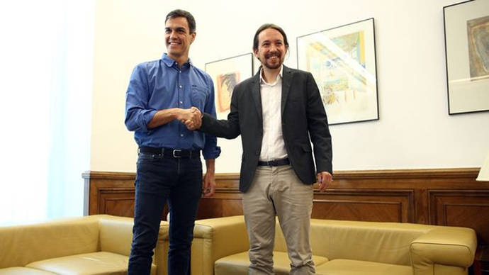 Pedro Sánchez y Pablo Iglesias en su primer encuentro en la nueva etapa del PSOE