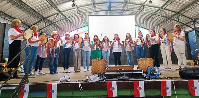 Reunión de los antiguos componentes del Grupo de Danzas Virgen del Campo