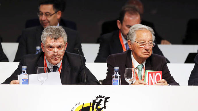 El presidente de la RFEF, Ángel María Villar, junto al vicepresidente económico, Juan Padrón