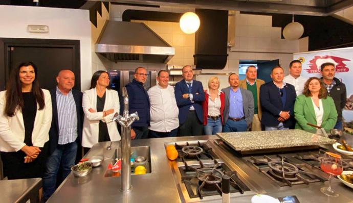 El chef Juanma Muñoz presenta en Madrid sus platos para menú de primavera 2023