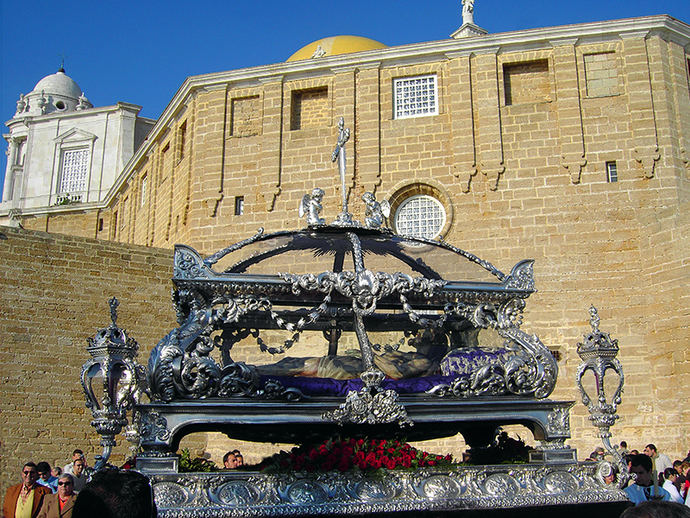 La Semana Santa de la ciudad de Cádiz: la bella escondida