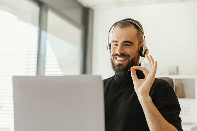 Sonrisa telefónica: qué es y cómo se consigue