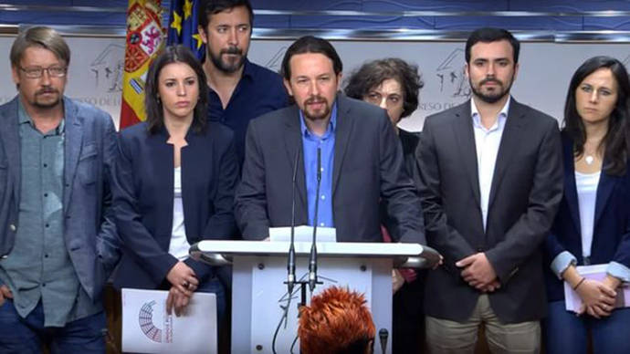 Los líderes de Unidos Podemos, durante el anuncio de que promoverán una moción de censura a Mariano Rajoy