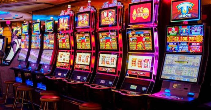 Casinos en línea: cómo funcionan las máquinas tragaperras