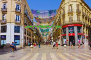 Calle Larios el epicentro comercial y cultural de Málaga desde 1891