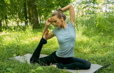Qué es yoga nidra y cómo puede ayudarnos a combatir la ansiedad y el estrés