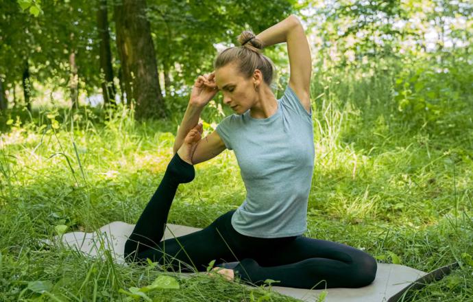 Qué es yoga nidra y cómo puede ayudarnos a combatir la ansiedad y el estrés