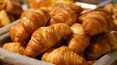 Croissants artesanos, un clásico de la pastelería de moda