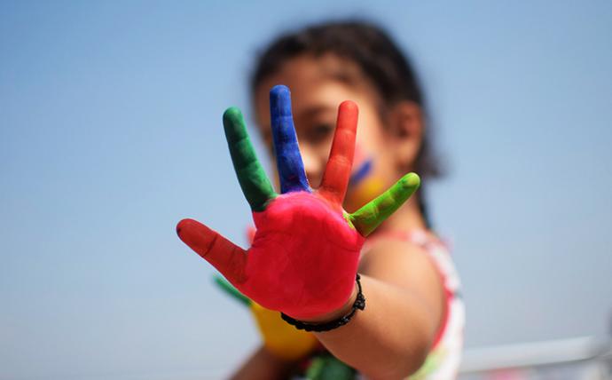 Actividades extracurriculares para desarrollar habilidades financieras en niños y adolescentes