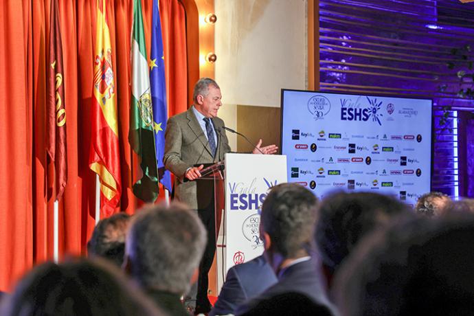 El alcalde de Sevilla respalda a los galardonados de la V Gala de los premios de la Escuela Superior de Hostelería de Sevilla