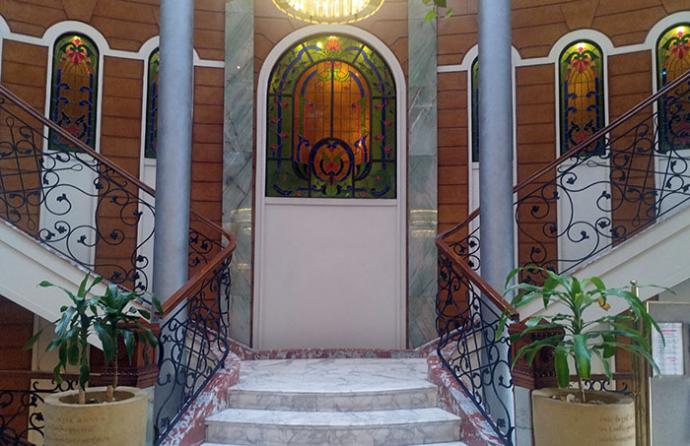 Acceso a las cubiertas barco Casa Sol.