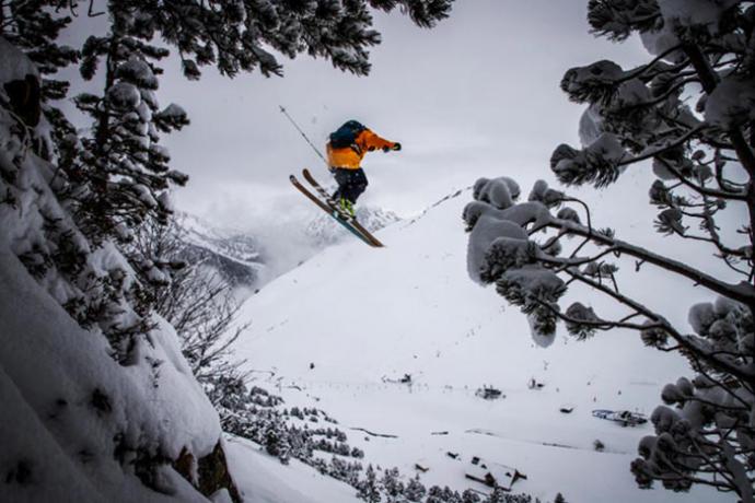 Saint-Lary: El arte de esquiar en soledad en el mayor dominio pirenaico francés