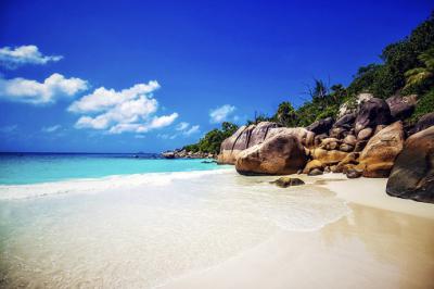 Playas vírgenes y naturaleza intacta dispuestas a abrazarte, en Seychelles