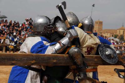El Castillo de Belmonte revive la Edad Media con el IX Torneo Nacional de Combate Medieval