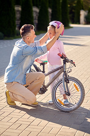 Consejos para enseñar a montar en bici a nuestros hijos
