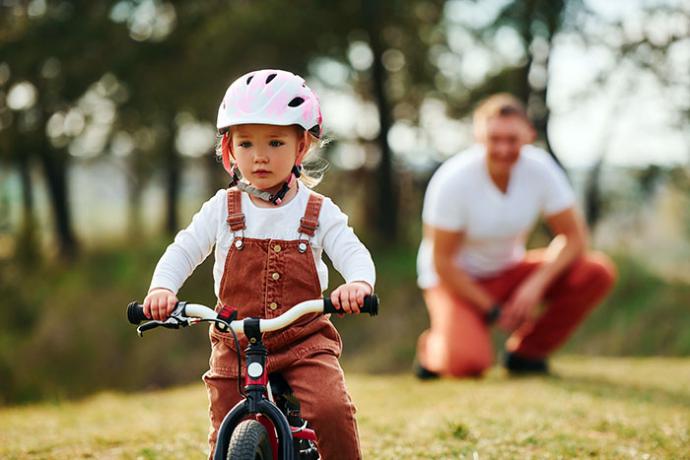 Consejos para enseñar a montar en bici a nuestros hijos