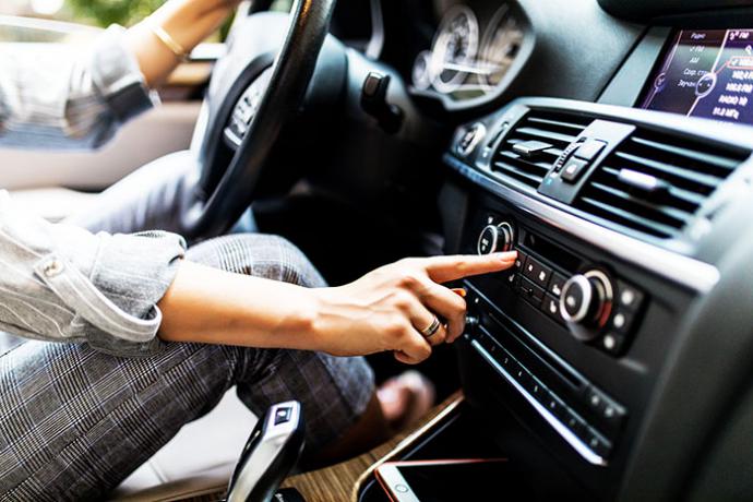 Actitudes y hábitos que nos convierten en conductores molestos