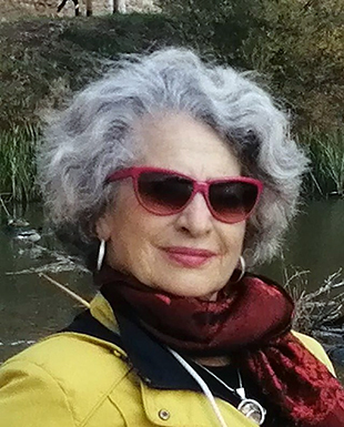 Concha Pelayo, autora de “Huerto de San Vicente”, en edición bilingüe español/portugués