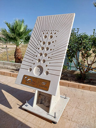 Innovación gnomónica constatada por la ARSS en la última obra de Iván Larrea Bellod