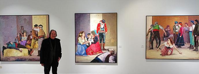 El artista Daniel de Campos ante sus obras