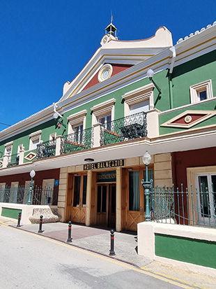 ENTRADA HOTEL BALNEARIO