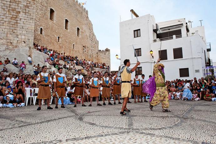 Fiestas de la Ermitana en Peñíscola, cuando los bailes ancestrales evocan el recuerdo del Papa Luna